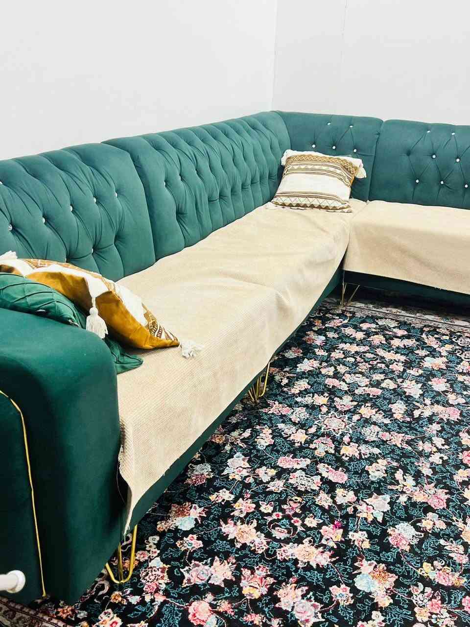 السلام عليكم
عندي ديوان 7 متر حرف L تفصال السعر 450 وبي مجال للاتصال ***********
