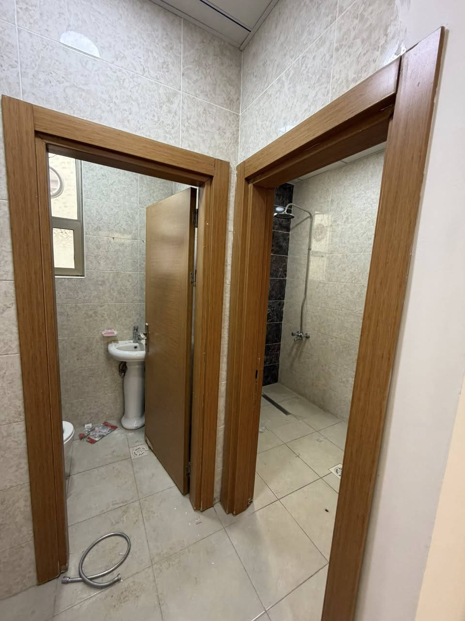 دار للايجار  200 متر طابقين جديد صفر  

محتويات البيت/ 3 غرف نوم و هول و استقبال و مطبخ  و صحيات و كراج و حديقه 

الموقع/ مجمع مدينتي قرب جامعة  كركوك 

السعر/ https://t.me/AlFayslrealestate***********/3419
___________________________

للاستفسار مراسله الصفحة على 
الرسائل الخاصه 

‌‎او الاتصال بالارقام⬇️📞 
***********
***********

او زيارة ⬇️⬇️⬇️

(( مكتب الفيصل))

📍 كركوك/ نهاية شارع القدس /
(مجمع فلوريا) قرب من مصرف اهلي العراقي 

او 
مشاهده صفحات المكتب على 

(فيسبوك) https://www.facebook.com/profile.php?id=100066592845440&mibextid=LQQJ4d

(تلكرام) https://t.me/AlFayslrealestate***********

(انستكرام) https://instagram.com/al_faisal.iq

 ___
‌‎🏡 الفيصل للعقار_AL FAYSAL 🏡
‏AL-FAYSAL (Real estate & Contracts)

* نستقبل جميع عروضاتكم السكنية 🏠 والتجارية 🏡 بكافة مناطق كركوك
