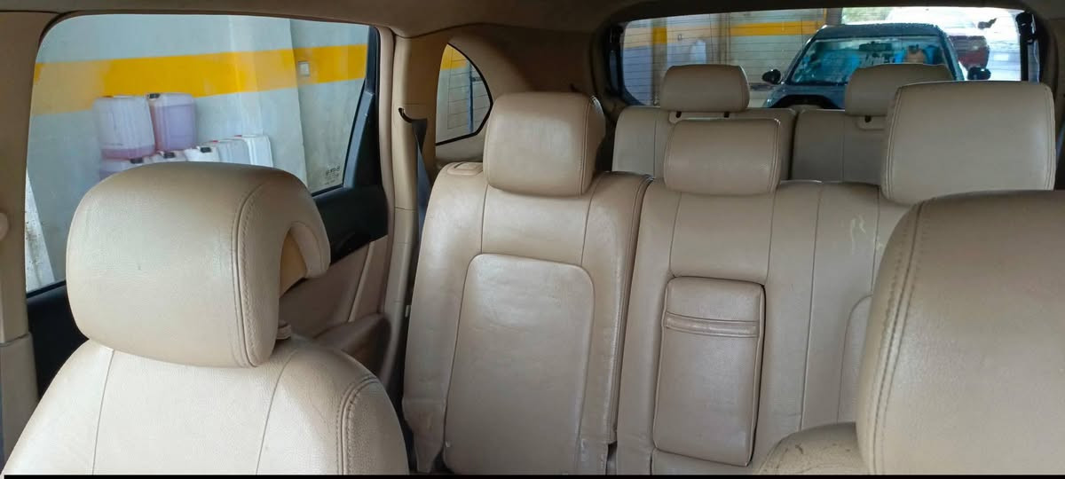 شوفرليت كابتيفا 2008
لون اسود / 6 سلندر 
7 راكب
حساسات/ كاميرا / شاشة / داخلية فورميكة / سقف سلايد / كشنات جلد شركة.
السيارة بدون صبغ ونظيفة كلش 
الكير والمحرك ما مفتوح وبشرط.
الرقم والسنوية جديد.
التحويل بشرط.
مكان السيارة: اربيل 
السعر 75 ورقة ومجال
*********** واتساب فقط
