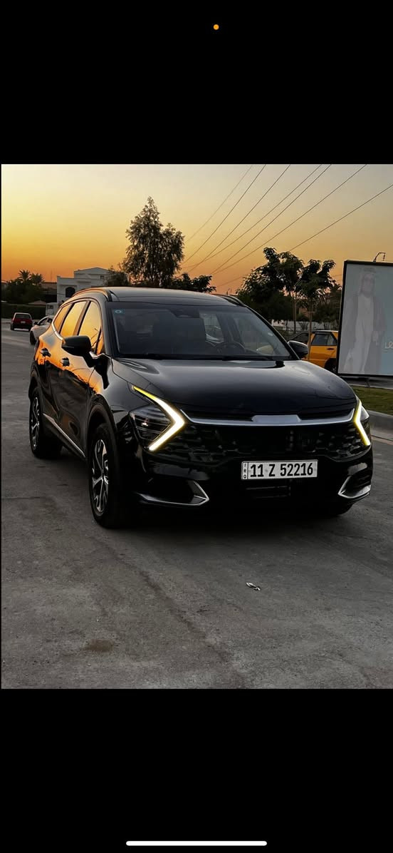 السلام عليكم سبورتج 23 هايبرد  السياره حيل نضيفه وب العافيه على الي ياخذها  ترايك وين ميعجبك صور الحادث موجوده سياره نقص برغي مابيها ولا كلوب بدشبول مشتغل عنواني بغداد الجديده *********** السعر 175وبيها مجال الطيبين
