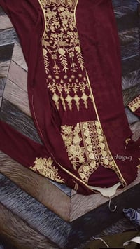 قفطان قطعتين • مشفول بخيط • توصيل مجاني