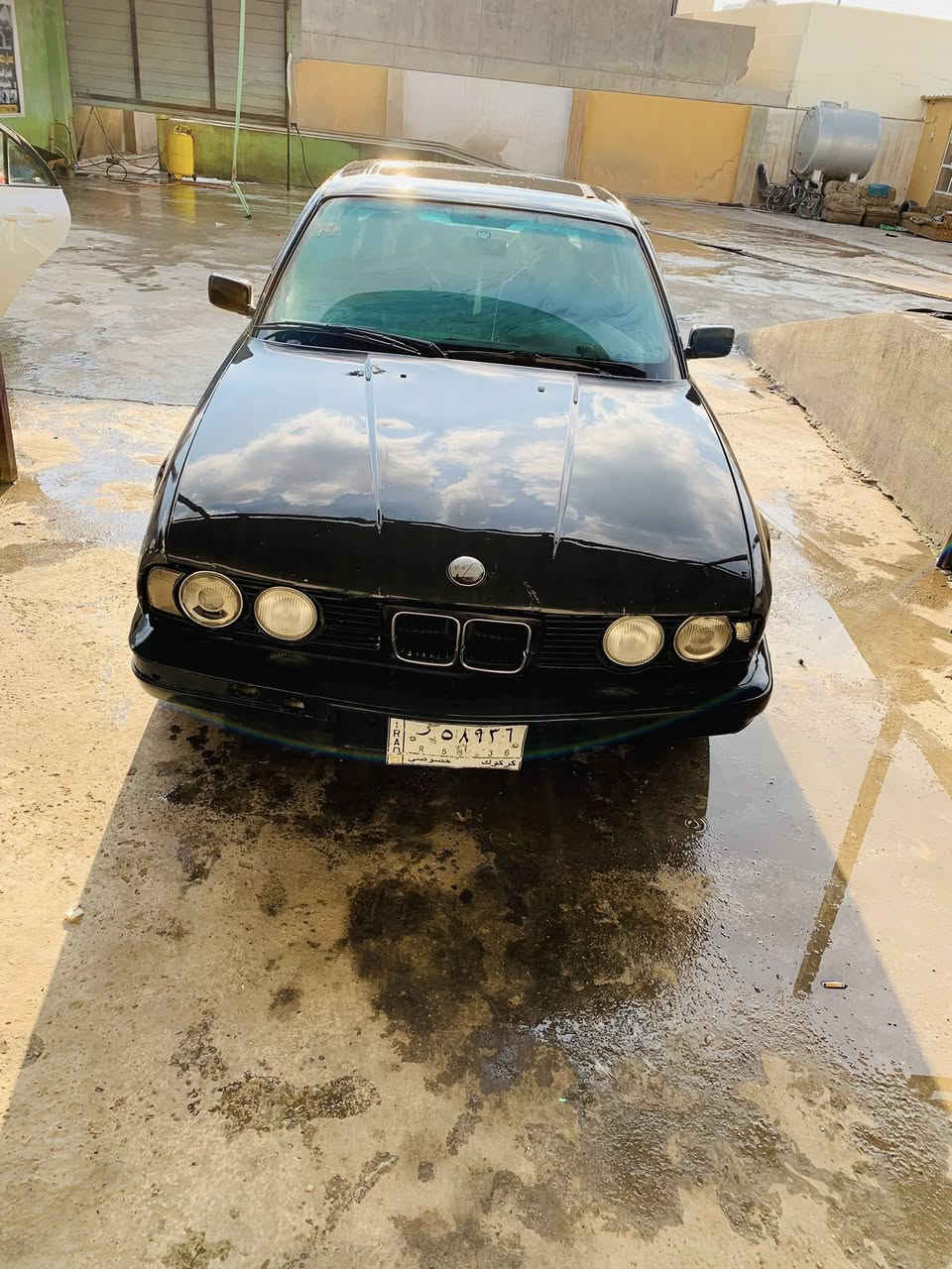 سلام عليكم
BMW للبيع موديل1992

محرك مسكر عدل 

كير أوتوماتيك

سنوية عضم عاج نافذة من 2022

حجم السيارة520 

لون السيارة نفطي بليل اسود 

وكيل اول يمي 

ضربتها جامرلغ جهة السكن فقط لاغير

صبغ بلادي ممصبوغة السيارة

السعر45  ومجال بسيط جدا

وترهم مراوس حسب القناعة

ترهم قسط بمقدمة زينة

للتواصل واتساب فقط***********
