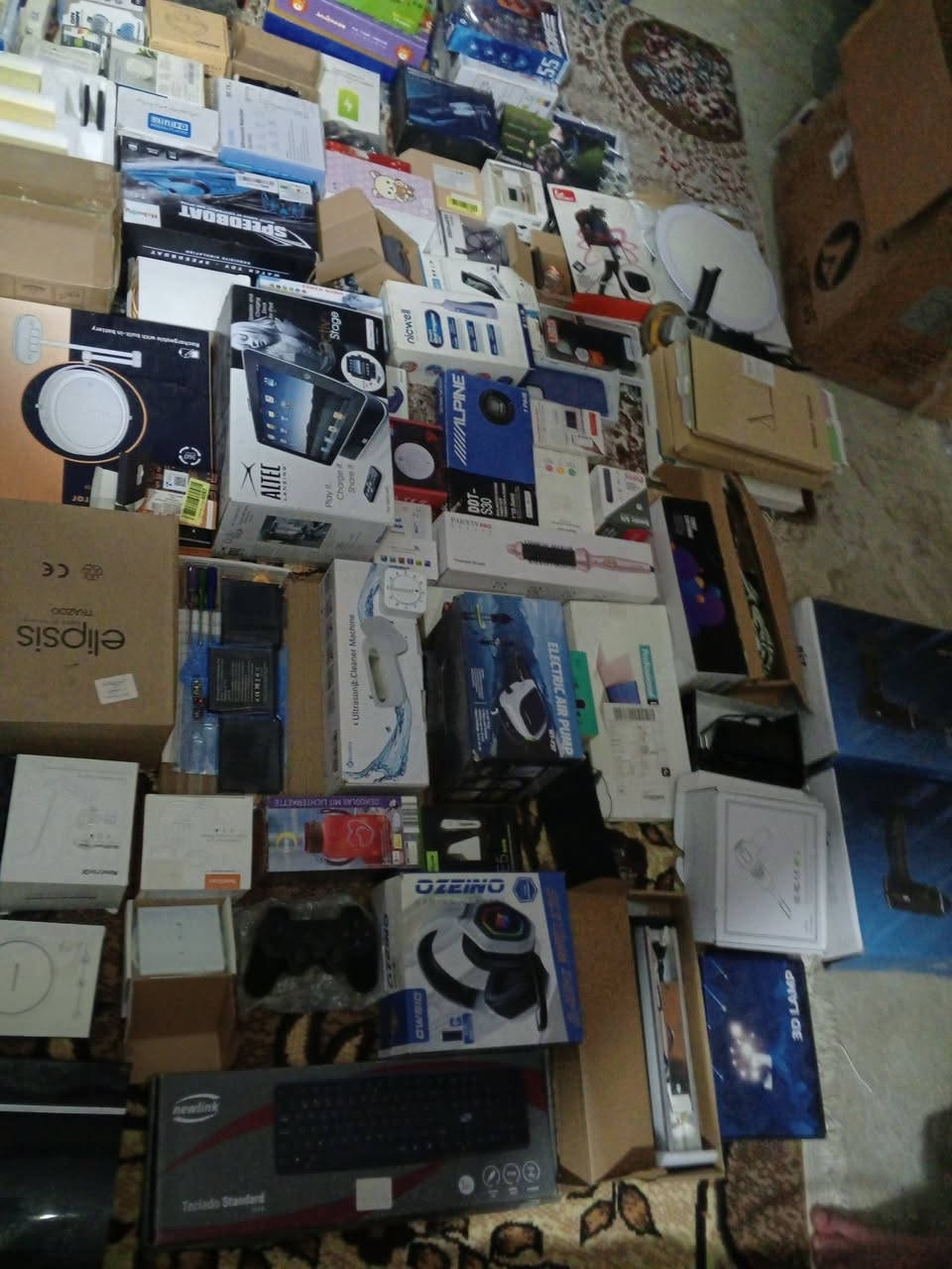 شلعة الكتروني تحسب أكثر من 115 قطعة
كله شغال بضاعة خير من الله من غير  2 كارتونن منزلي ما صورته متروس ترس 

من غير بعد قطع تقريبا 15-20 قطعة الكتروني ما مصورها 

يوجد فديو خاص .  

اعلى سعر ابيع ....


**إذا كنت صاحب هذا الإعلان وتريد حذفه لأي سبب، رجاءا أرسل رسالة إلى الدعم الفني**