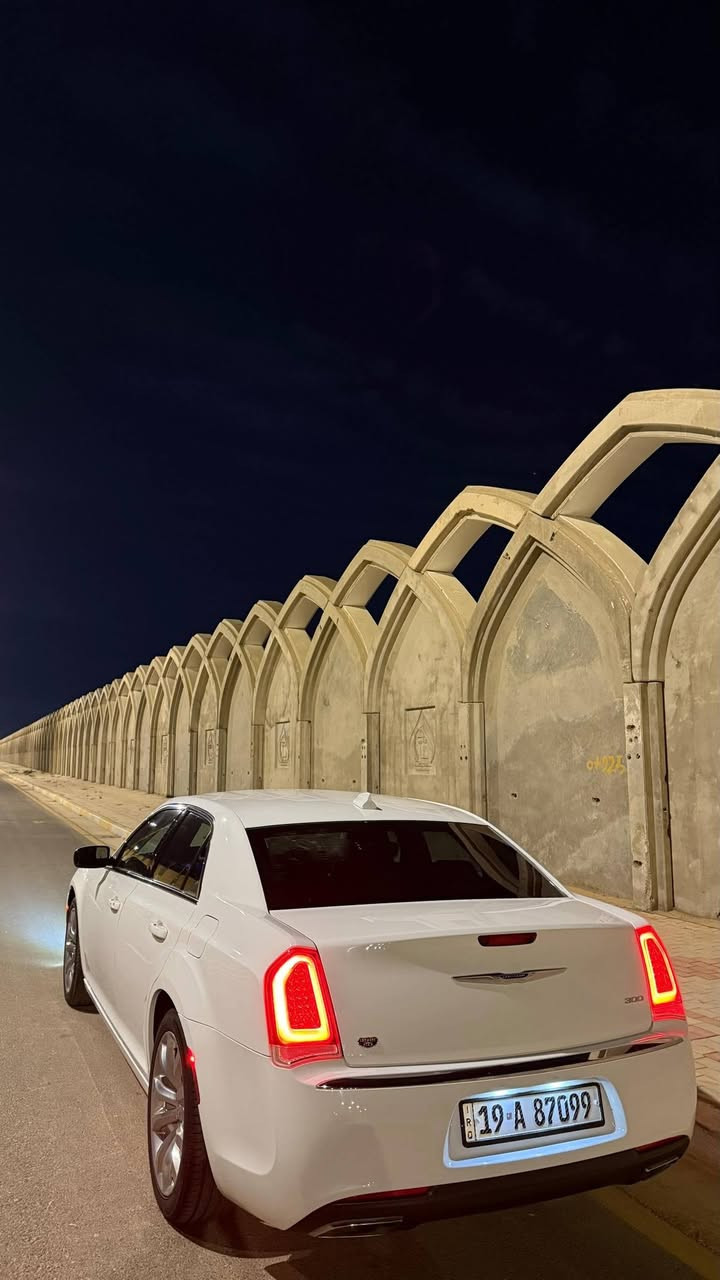 مديل 2018
رقم كربلاء 
سيارة جديدة كلش 
ومواصفات Cمعروفة 
مكاني كربلاء ***********
سعر 220 
الباب الخلفي بس مفتوح مطبع 
وباب السايق كلير من امريكا وجملغ بس .
تحويل ثاني يوم
