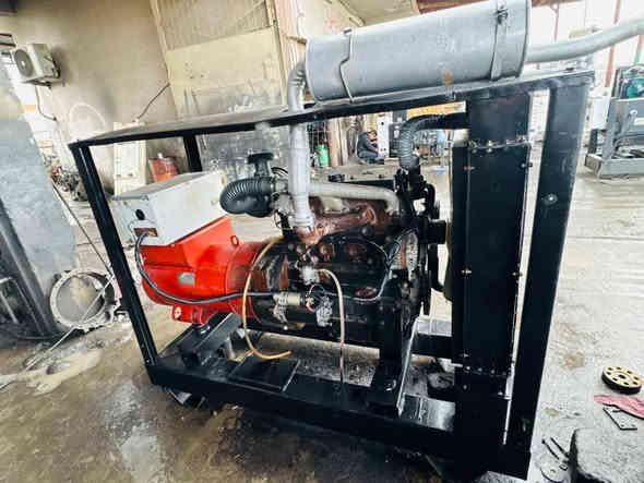 تعلن محلات الربيع عن بيع مولدة بيركنز 4 سلندر إنكليزي اصلي  حجم ١٠٠ ملم 
العنوان موصل جانب ايسر كوكجلي
***********
***********
@أبرز المعجبين
