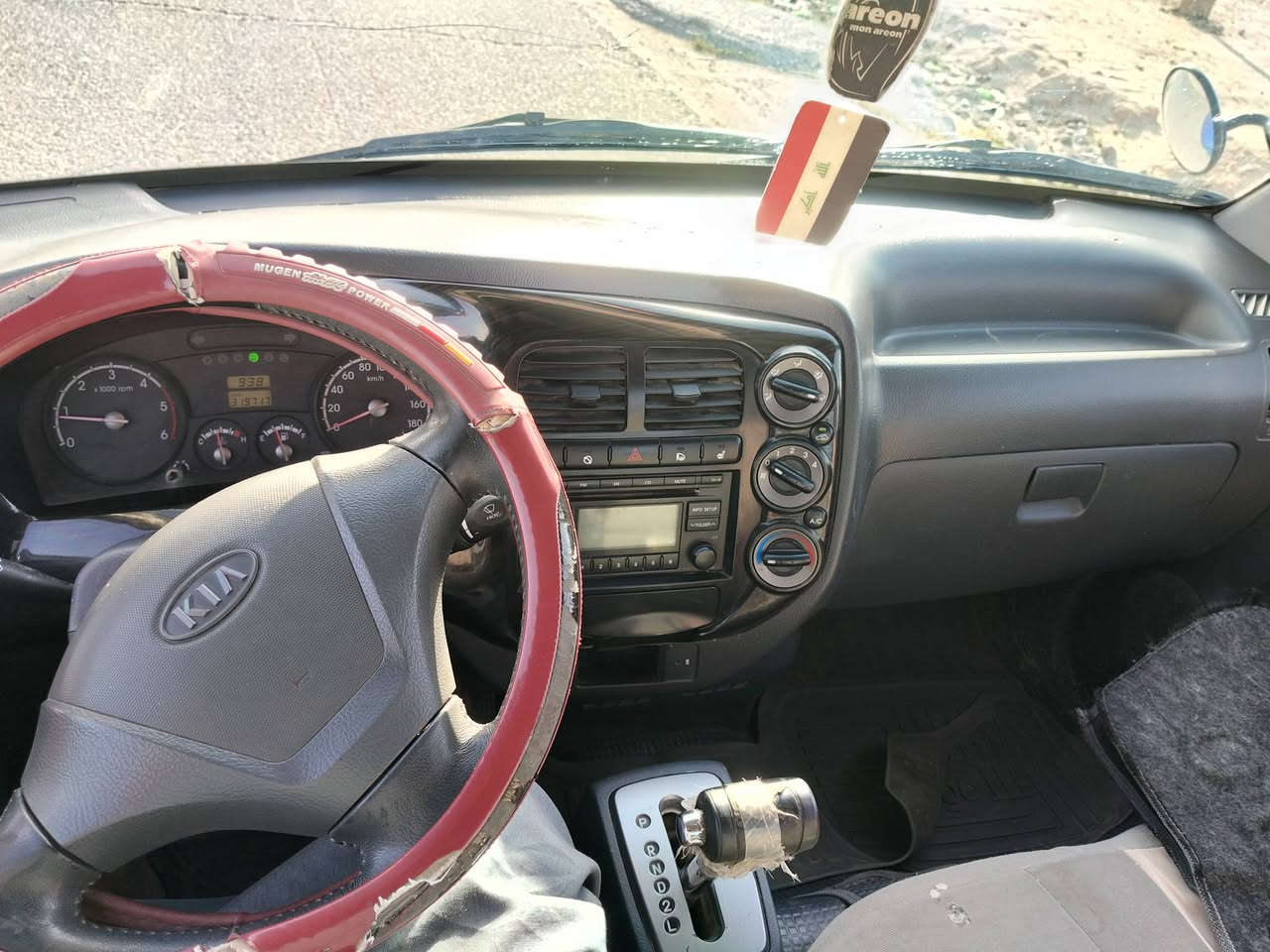 سلام عليكم سياره كيه ينكو موديل 2014 مسكر محرك مكفول محرك كبير اكسن مسكر سبلاين  سياره جاهزة كله شغال سعر 60بيها مجال رقم الهاتف ***********
