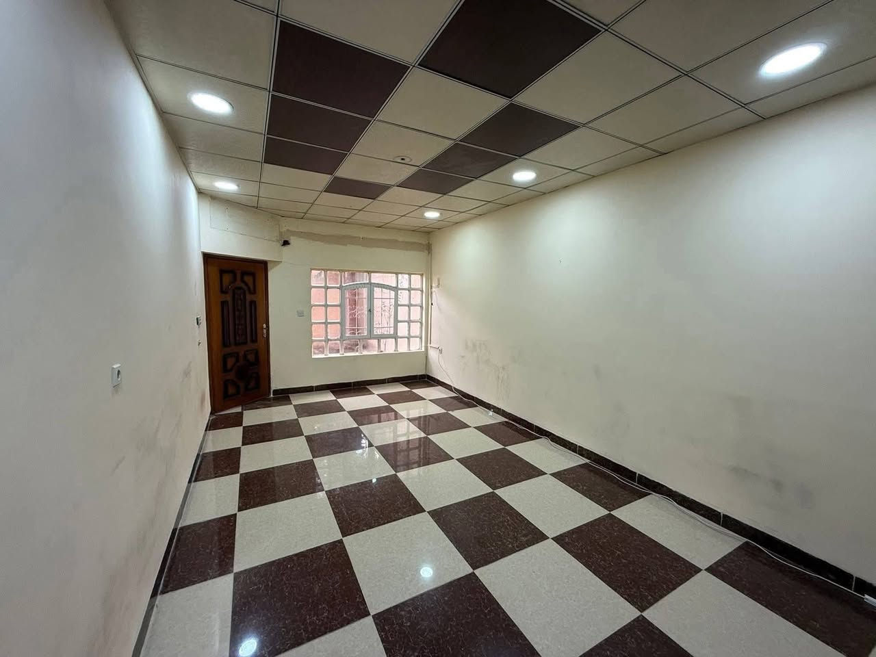 #دار #للبيع  🏠  طابو ملك صرف بناء نضيف طابق ونص
                       

مساحة :-   140 متر 

#واجهة الدار :  7   *  20  العمق

#السعر  :- مراسله الصفحه او واتساب ***********

#الموقع :- كركوك — اسرى ومفقودين سايدين جامع المعراج قرب مجمع عامر التجاري وقرب جامع نور الحق 

#تفاصيل الدار

 
- استقبال 
- موزع
- غرف نوم عدد ثلاثه 
- مطبخ 
- درج داخلي
- صحيات 
- مخزن
- كراج سياره 
- حديقة

#للأستفسار الأتصال على الارقام التالية :-

***********  واتس اب 

أو مراجعة مكتب اراز للعقار  الكائن في القادسية الثانية سايدين المرور القديم مجاور حلويات كولدن سويت
{  #نتشرف #بزيارتكم }
