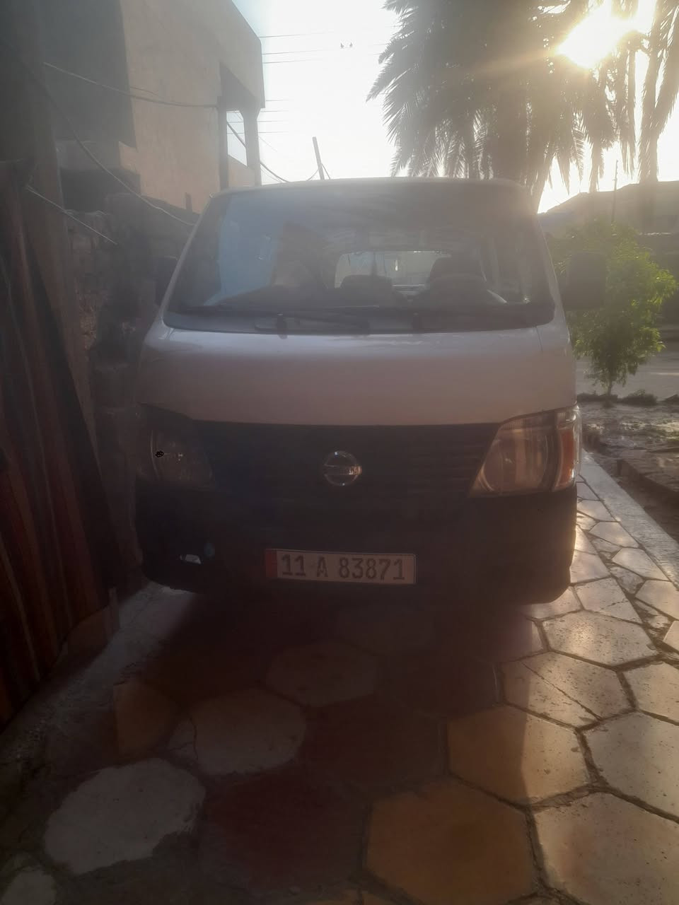 سلام عليكم سياره نيسان البيع سياره جديده مكينه كير كسن خير منالله دوشمه جديده تخم تايرآت مصفره رقم بغداد نكليزي بسمي سعر ٩٣ وبيهه مجال رقم ***********مكاني بغداد
