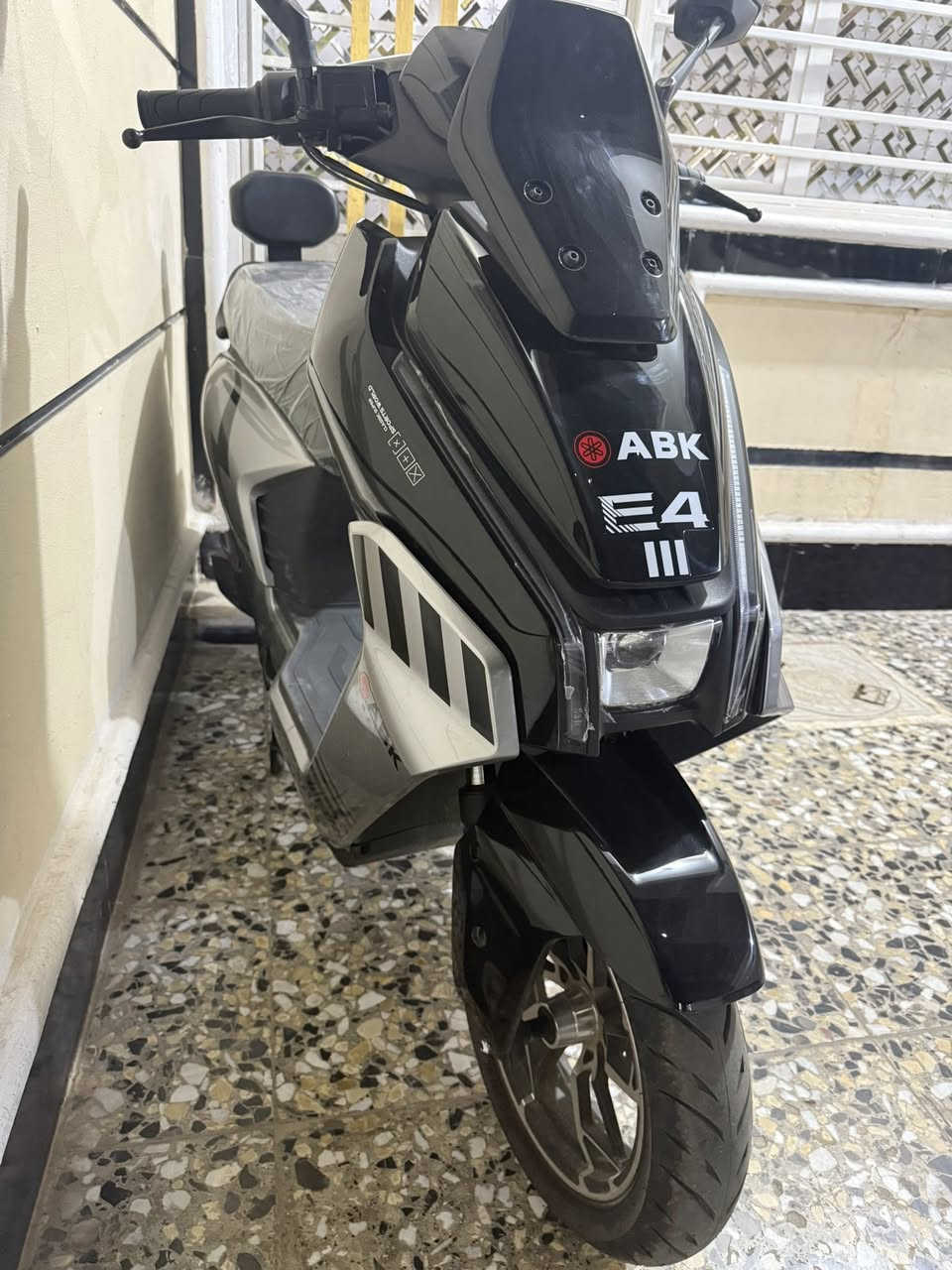 سلام عليكم دراجه شحن للبيع 
صار سبوعين من نزلتهه سرعه 110حقيقي 
بطاريه ليثيوم 45امبير ملف 2500
سعر 1250 او بيهه مجال خابر ودلل 
***********
