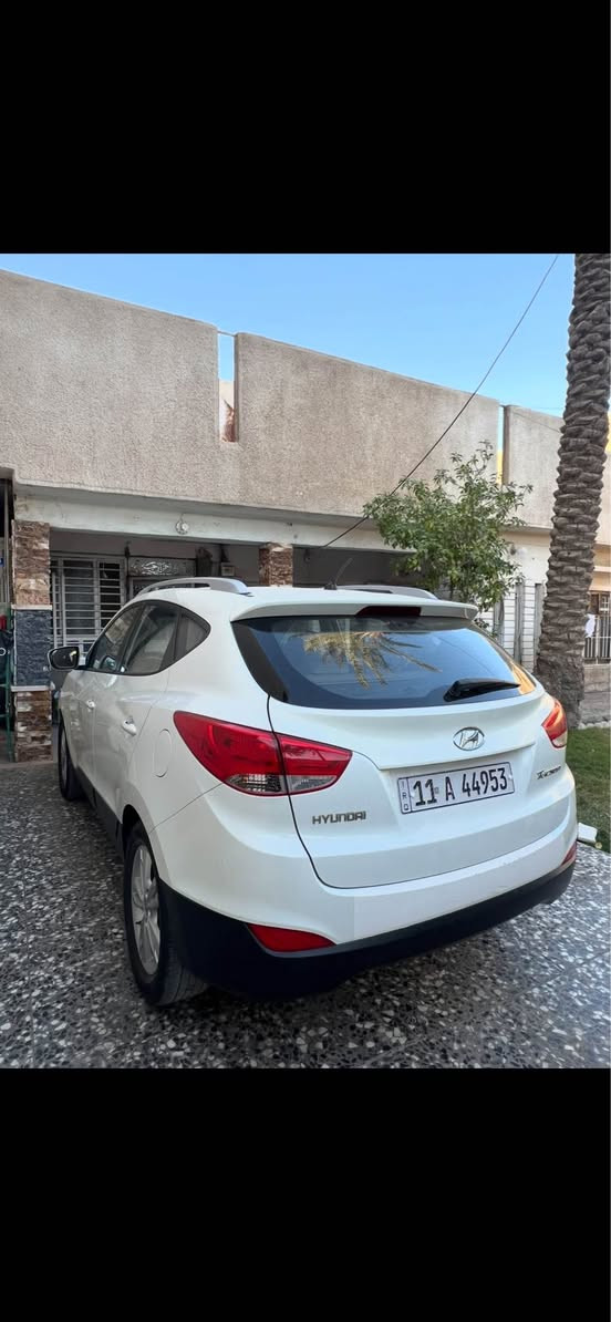 السلام عليكم 
للبيع توسان 2010 خليجي 
محرك 2400 دوش
بيها قطعة وحدة صبغ جاملغ امامي والباقي كفالة عامة
وما بيها اي نقص السيارة جاهزة
ماشية 103 الف كيلو
السعر 138 ورقة وبيها مجال بسيط
مكان السيارة بغداد المحمودية 
رقم الهاتف *********** بغداد, العراق
