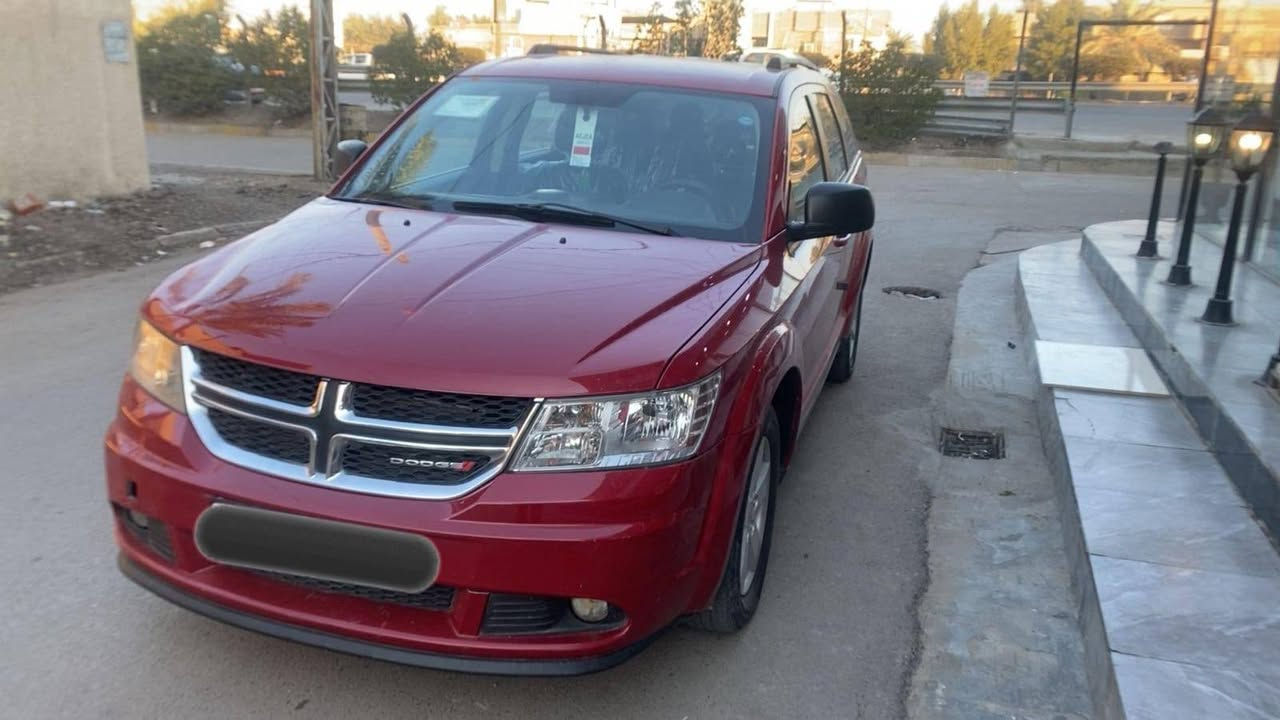 السلام عليكم
دوج جورني 
موديل 17
4 سلندر
2400 
 السياره جديد
رقمها سليمانيه التحديث الجديد
تحويل مباشر
جاهزة من محرك كير كهربائيات مابيها  نقص السياره جديده
 حادثه جاملغ وشويه بل بنيد بس بدون دواخل
 موصفاته بصمه تحكم ستيرن مثبت سرعه ثلاث قطه تبريد منفصل دخول ذكي الأبواب أناره داخليه شاشه زغيره 7راكب  السياره هواي مواصفات بيه
السياره احلا من الصور بهواي جديده كارتون
 سعره 135
 الرقم :‏‪0773 644 7382‬‏
مكان السياره بغداد
