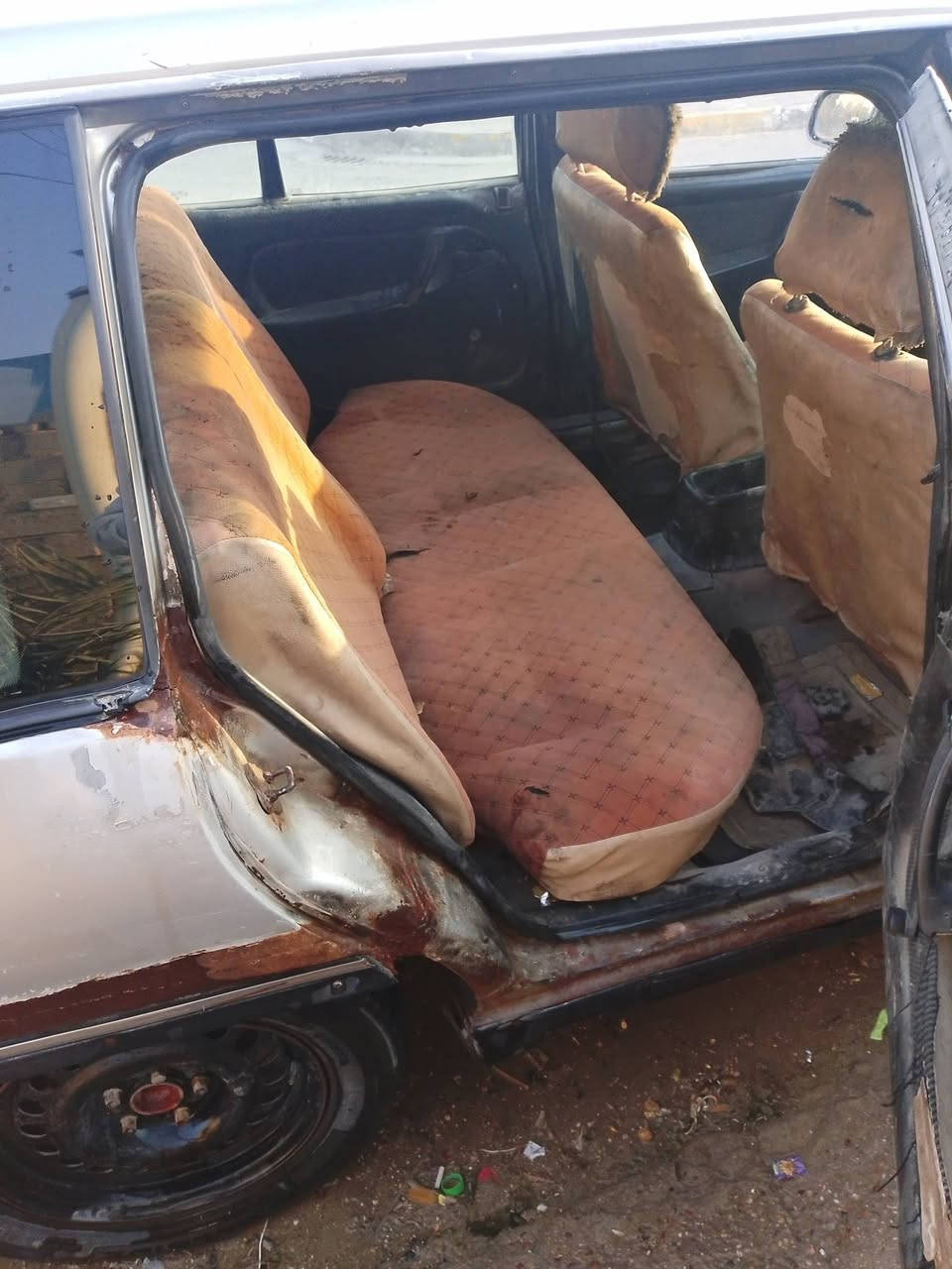 السلام عليكم سيارة للبيع بسعر مناسبه***********
