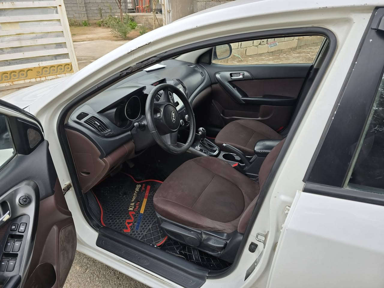 للبيع سيراتو ٢٠١١خليجي مكفوله فول مواصفات رقم اربيل السعر ١٠٦
المكان ديالى كنعان  التصال ***********
