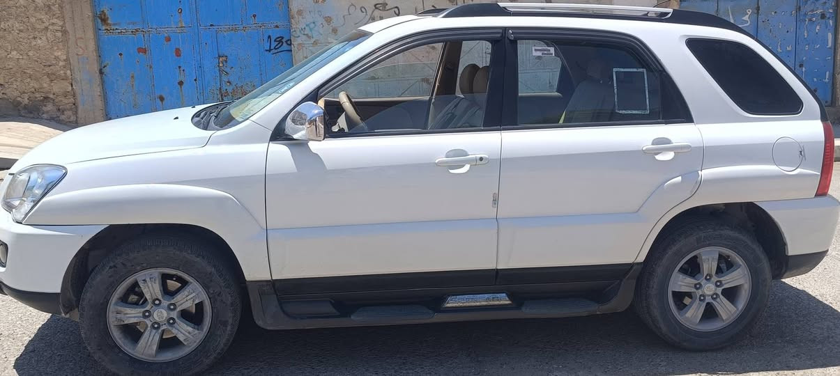 كيا سبورتج موديل 2010 تبريد ثلج سياره مال جناي جاهزه ماتصرف عليها بيها تعديل بارد بس مكان سياره  موصل تلعفر ادا مو شري لاتخابر مامتواجد بالنت خابر نتفاهم***********
