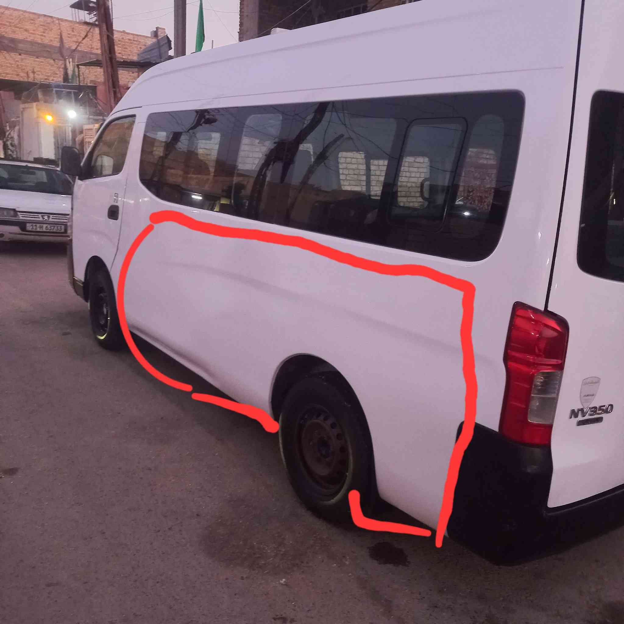 سلام عليكم نيسان يورفان ٢٠٢٠الماشر عليه بل احمر حار والازرك بارد كير مكينه ما مفتوحه تبريد مكفول*********** السعر ٢١٠ بيها مجال
