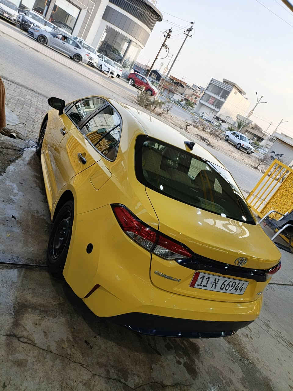 السلام عليكم كورلا 2020 ضررها موجود بل صور فقط باب خلفي ومصلح نفسه السياره كلها ليبل واحد ما مبدل بيها اي قطعه ضررها كلش خفيف ماشيه 104 محرك كير شرط منضومة غاز بيها السياره باسمي السعر. 164بيها مجال قليل *********** مكانها كركوك
