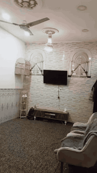 بيت للبيع 100متر حي الكوفه الجديده
مقابل 
البنزين خانه  مال علاوي لاسمر  اول فرع 
السعر 93وبيها مجال 
قاط واحد  
البيت مابي اي نقص بس المحجر مال درج. فقط
***********
