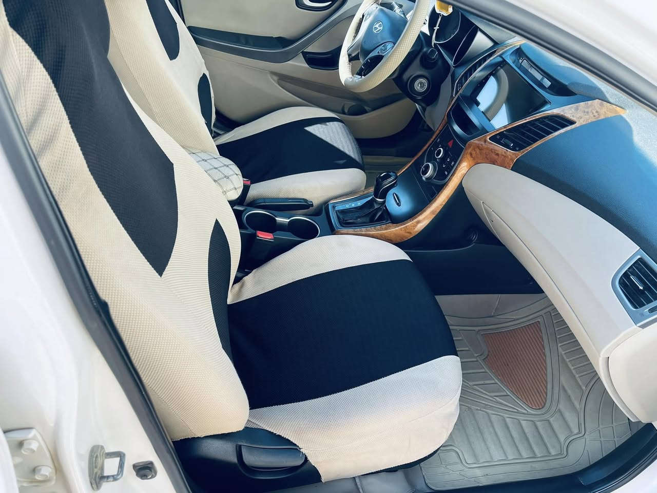 النترا موديل 2015فول مواصفات كشر كفاله عامه بس المحرك مفتوح السعر ١٣٥قفل  ***********
