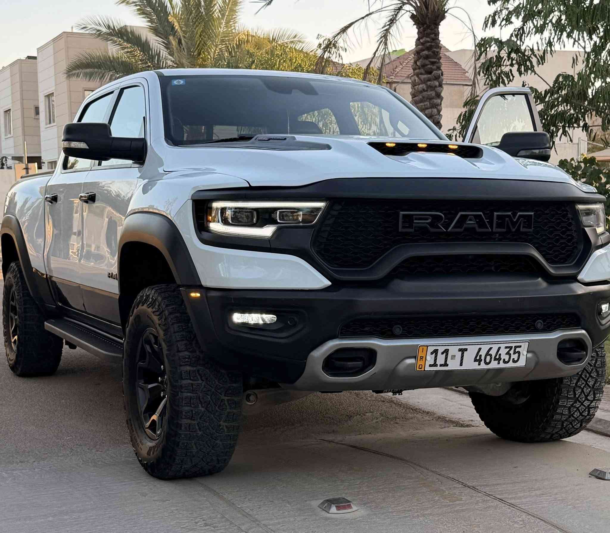 RAM TRX
2023

ماشيه 6700 M

فول مواصفات

حادثه موضح بالصوره 

جاملغ مبدل

وبنيد معدل ومصبوغ 

وبيه بابين مرشوشات ليش ماعرف 

لمعرفة السعر وباقي التفاصيل الاتصال 

*********** واتساب بيه هم
