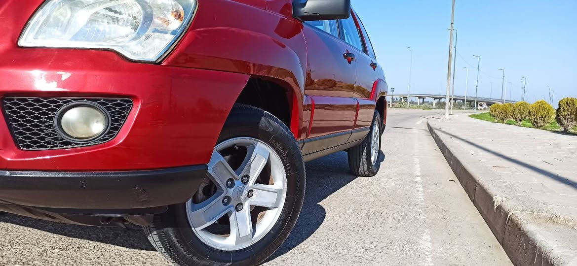 السلام عليكم سپورتج 2009 محرك 4 بدون قطرة صبغ رقم جديد كير ومحرك شرط تبريد وتدفئة شرط السعر 117 وبيها مجال بسيط ***********
