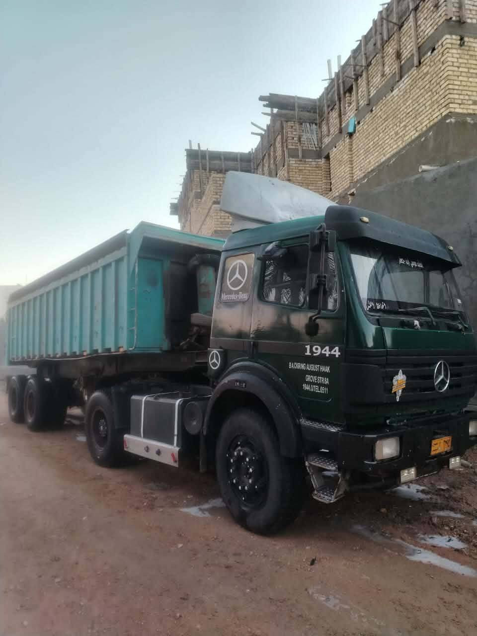 السلام عليكم عادت نشر بسبب الوعود الكاذبة البي للبيع مديل ٧٥ محدثه كرواتي مكينه ٣٨ كير ١١١ اكسن جي اف راس وعربانه للبيع ٢٤٠$ رقم اصفر نجف سنويه صاقطه سنه صارلها مسجل فلات محمل عليها صهريج***********
