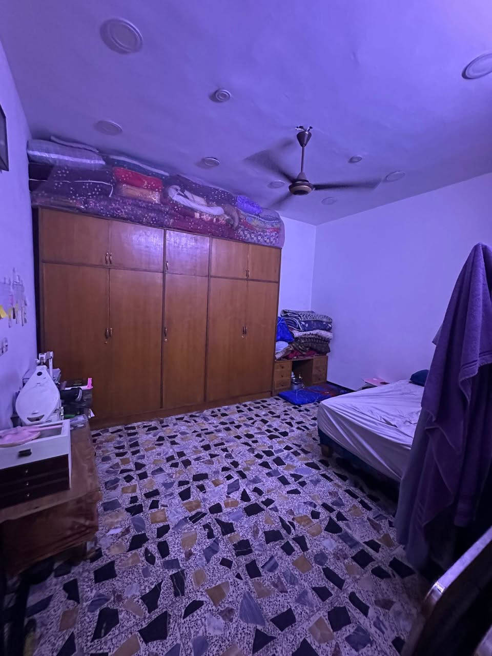 مساحه ١٠٠ طابقين ونص
٤ غرف نوم

٣ حمامات

زراعي سند ٢٥

170 مليون

***********
بلديات قرب شارع مثرف
