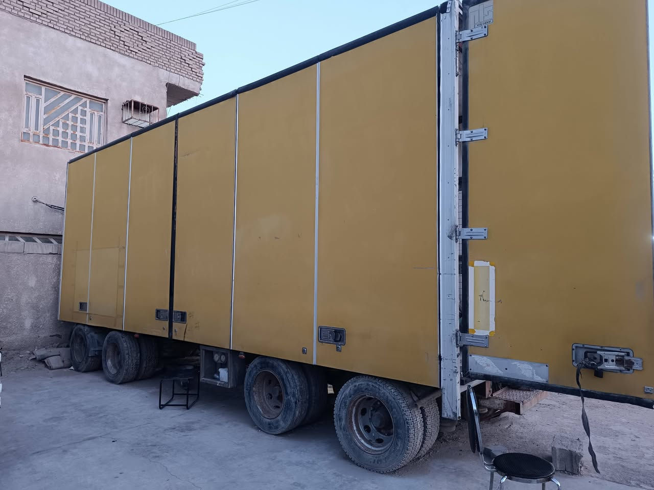 للبيع عربانه مقطوره 4 دناكير السعر 42 ورقه بالبصره الاستفسار ***********.***********
