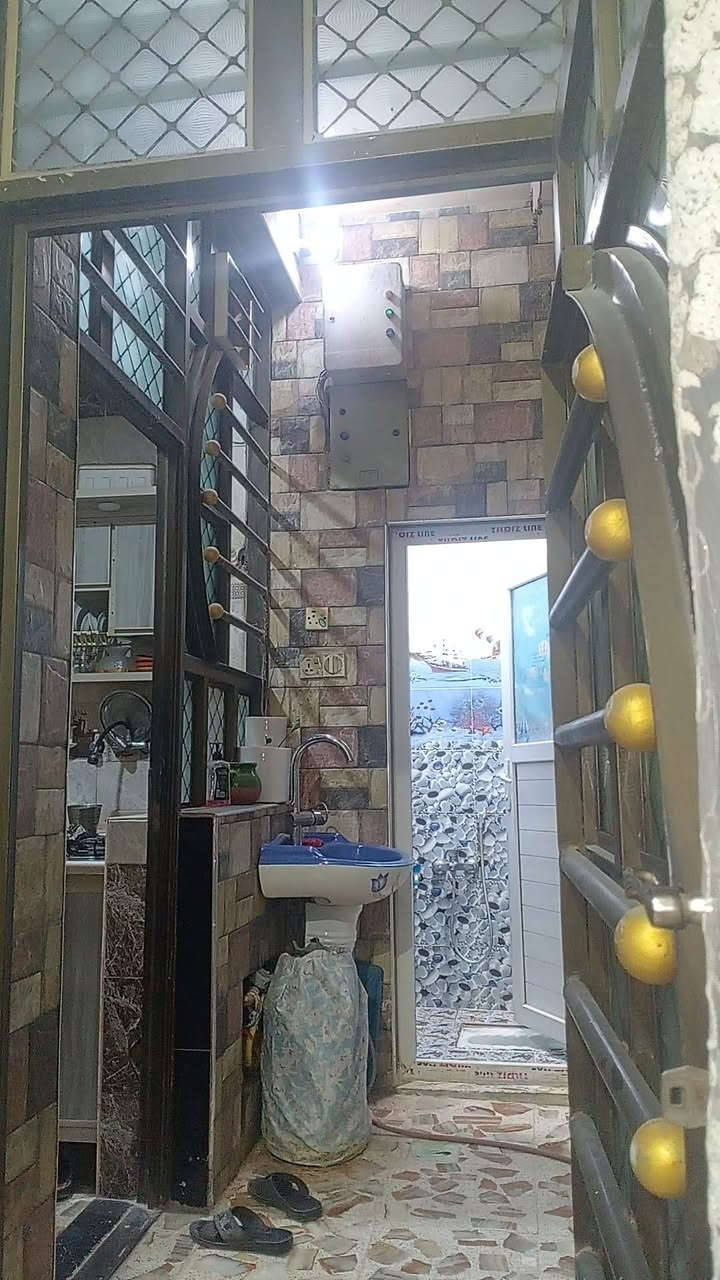 دار للبيع طابو زراعي  100م موقع و بناء درجه ممتازه. يحتوي على غرفه وصاله واستقبال ومطبخ وثلاث صحيات ومكشوفه   اضافه الئ غرفه في الطابق الثاني ومع خزان وكيزر 
سعر 47  العنوان نجف ميسان خلف شارع 60 مباشره

***********
