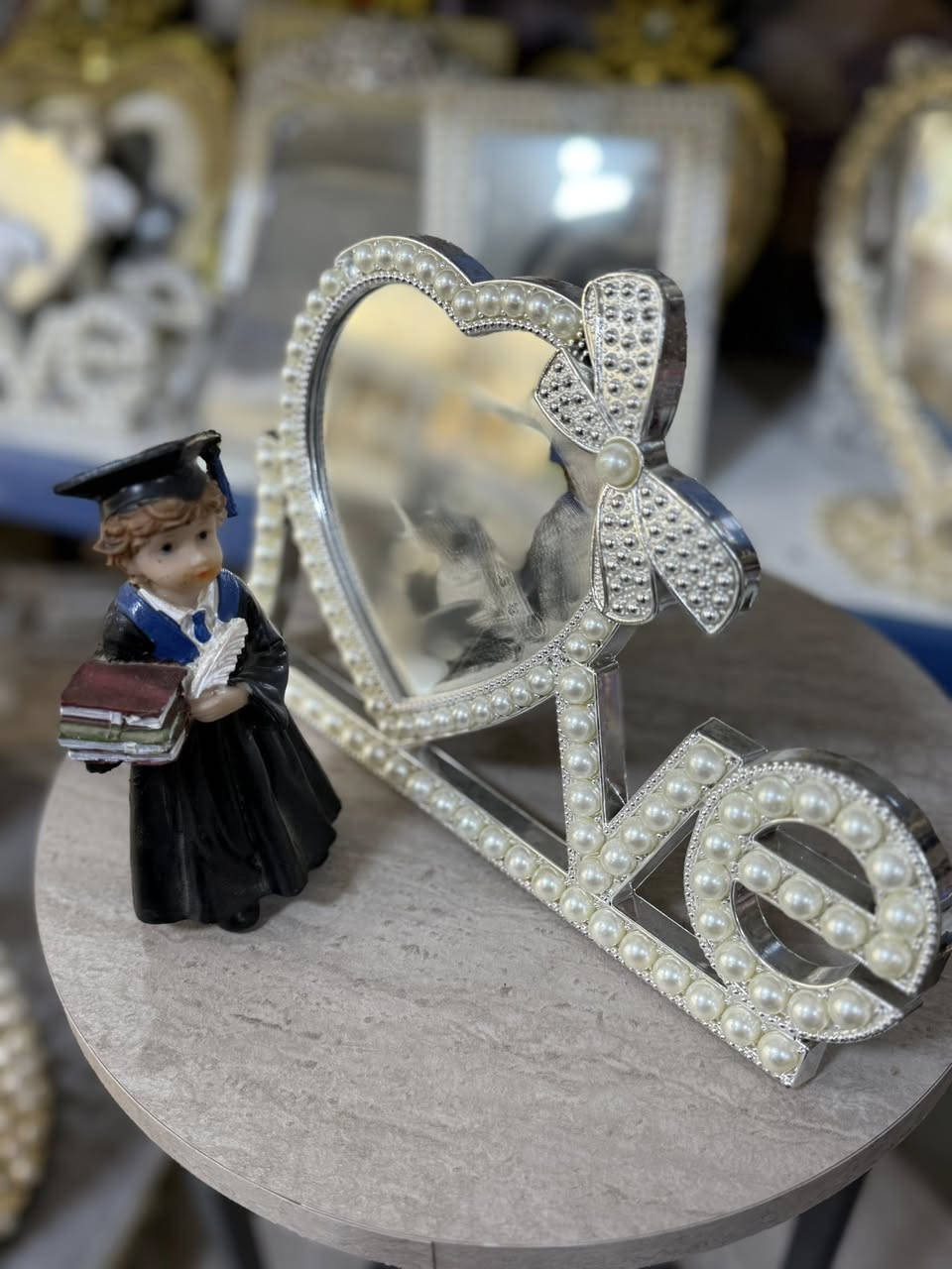 البسملة 
اسعد الله اوقاتكم بكل خير وسعادة 
اليوم عروض جديده ومميزه 
البسملة 
هناك خدمه توصيل 
***********
