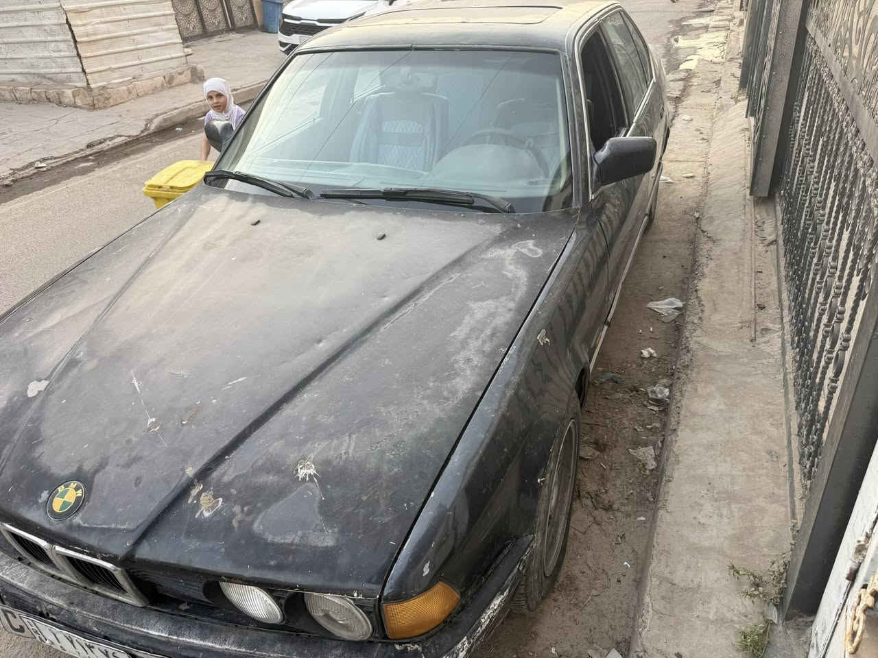 السلام عليكم بي ام ٧٣٠ محرك جديد كير نضيف رقم ديالى سنويه جديده تحويل مباشر سياره جاهزه السعر ١٥ وبيها مجال بغداد الزعفرانيه *********** م ***********
