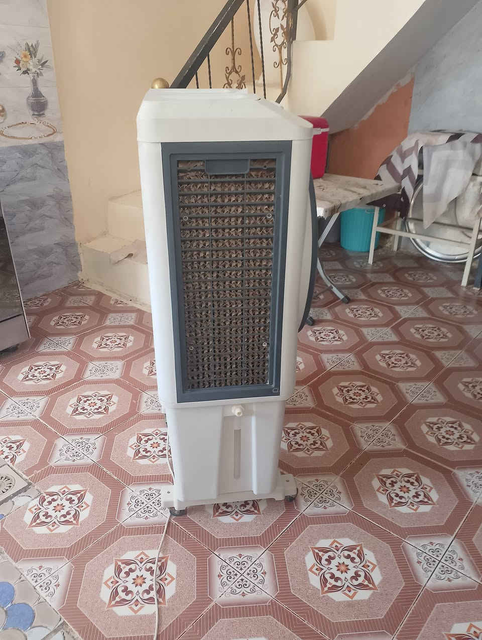 كنفيرا للبيع سعرها 120 بيها مجال استخدام قليل نظيفه جدا للاستفسار الاتصال على الرقم *********** مكاني بعقوبه جرف الملح
