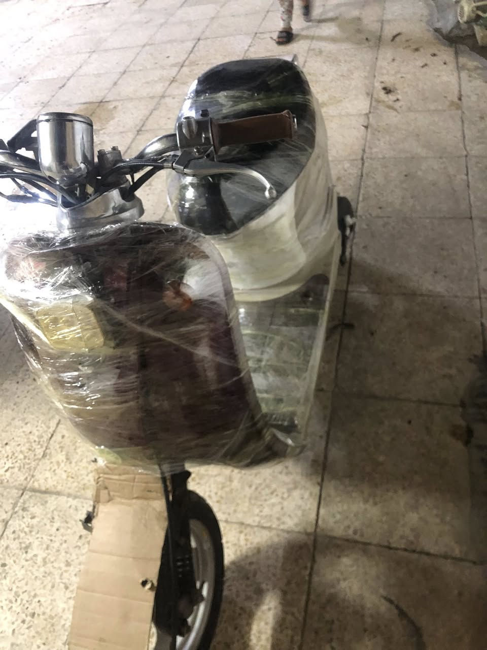 السلام عليكم دراجه ٦٠ عبد حليم
سلام عليكم دراجه ٦٠ عبد لحليم 
كامله من كلشي فقط يحتاج الها كفرات نكره سلف ونكره هندر وبرك امامي وخلفي السعر ١٣٠ وبيها مجال
المكان بغداد 
***********
