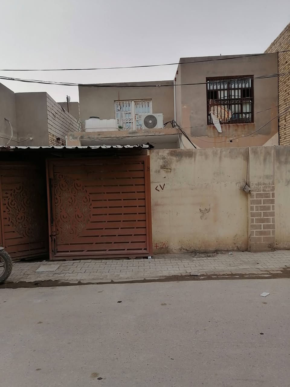 دار ٢٢٥ متر
الواجه ١٠ متر
البناء طابوق عكادة ٢٠١٧
طابقين
الأول
استقبال
غرفة نوم عدد ٢
صالة
مطبخ
صحيات داخلية وخارجية
حديقة
الطابق الثاني
غرفتين نوم
السعر ١٢٠
العنوان الديوانية حي العسكري الثالث خلف مستوصف العسكري الثالث
للاستفسار أكثر مراجعة مكتب التوكل للعقار الكائن في حي العسكري شارع ٣٠ او الاتصال والمراسلة على الواتساب على الرقم ***********
@إشارة
