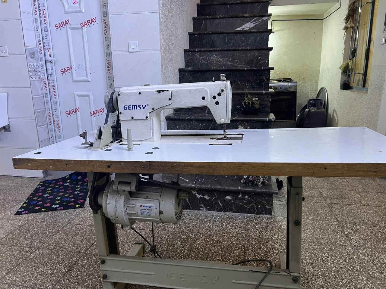 مكينه للبيع كلش نضيفه وشغاله  بغداد مدينه الصدر السعر ٢٠٠ وبيها مجال ***********

