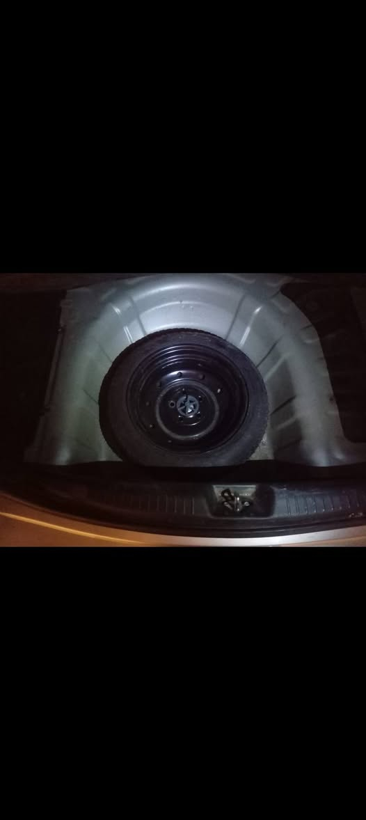 سلام عليكم سيارة ادوات كصة جنطة السعر 38 العنوان بصرة الرقم ***********
