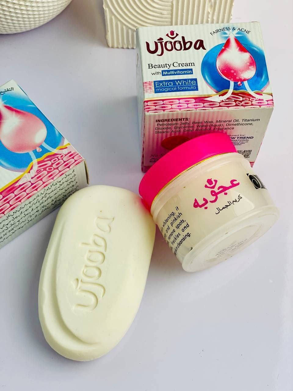 البكج السحري (كريم + صابونة بالأعشاب والفيتامينات) لتبييض وتصفية الوجه بالكامل.
🌸 فوائد ومميزات الخلطة والصابونة:
 تبييض وتفتيح مكثف: يوحد لون البشرة ويمنحها لمعاناً حقيقياً.
 علاج قوي ومجرب: يقضي على الكلف، النمش، التصبغات، والبقع الداكنة.
 محاربة الحبوب: يقلل ظهور حب الشباب، يزيل آثاره والرؤوس السوداء.
 نضارة وشد: يشد البشرة، يؤخر الشيخوخة، وغني بمستخلصات (الجينسينغ، عرق السوس، والألوفيرا).
 آمنة تماماً: مكونات طبيعية 100% وليس لها أي آثار جانبية (تناسب الرجال والنساء).

سعر البكج 10
سعر الصابونة فقط 5
سعر الكريم فقط 5يوجد توصيل


**إذا كنت صاحب هذا الإعلان وتريد حذفه لأي سبب، رجاءا أرسل رسالة إلى الدعم الفني**