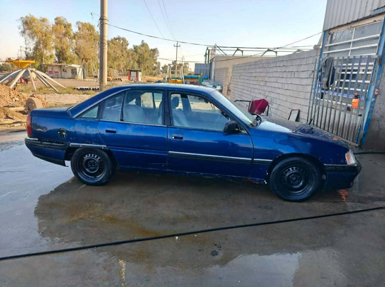 السلام عليكم ابل للبيع رقم ديالى موديل92حجم 20مكان كركوك داقوق شرط خياس مابيهه سعر17ورقه بيهه مجال للستفسار اكثر ***********
