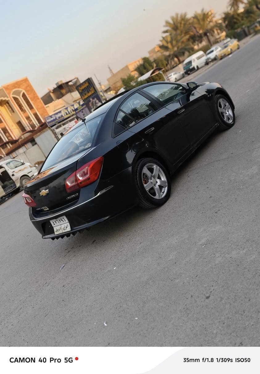 السلام عليكم
‏شوفر كروز خليجي 2017 رقم اربيل سنويه نافذه باسم شركه تحويل أو وكاله فول مواصفات 1/1 سلايت بصمه جميع الأبواب كشنات جلد ماشيه تقريبا 170 ألف مكينه 1800 المرغوب سياره جاهزه وخير من الله تبريد ثلج
‏بيها صبغ بنيد والوجه مال جنطه وشويه بالباب صور سونار بالمنشور بدون دواخل وحاليا بنيد جارد شويه. . 
‏السعر/79$ ومجال بسيط بيع أو مراوس. 
‏العنوان/بغداد-الاعلام قرب تقاطع درويش
‏*********** واتساب
