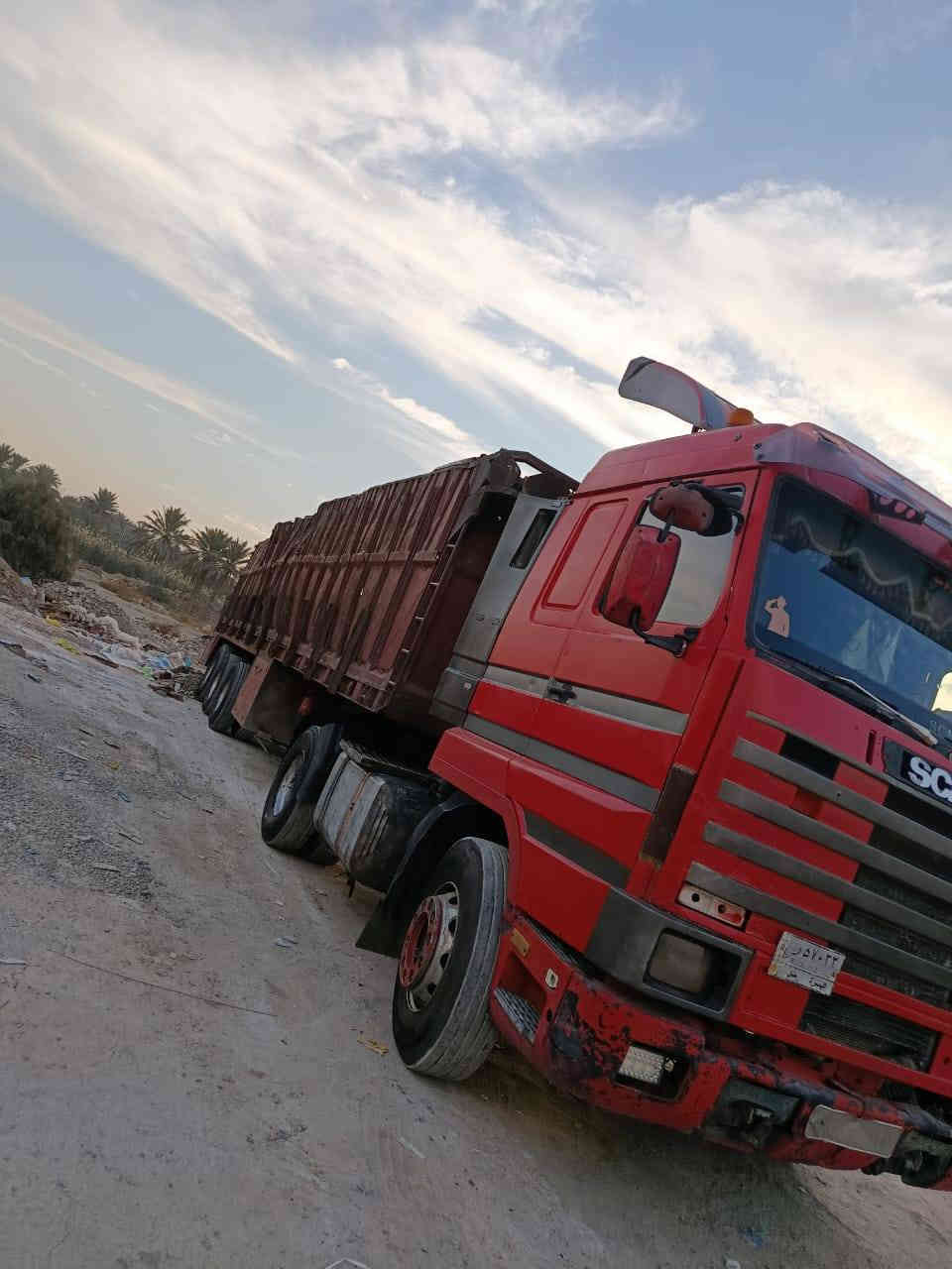 سكانيا للبيع مكينه 43 مشتغله عسكراب رقم بصره تحويل مباشر تخم تاير بيه فطر بشاصي يم الفخذ عربانه اربع دناكير سكانيا السعر 175 وبيه مجال مكلف بنشر اتصل ***********
