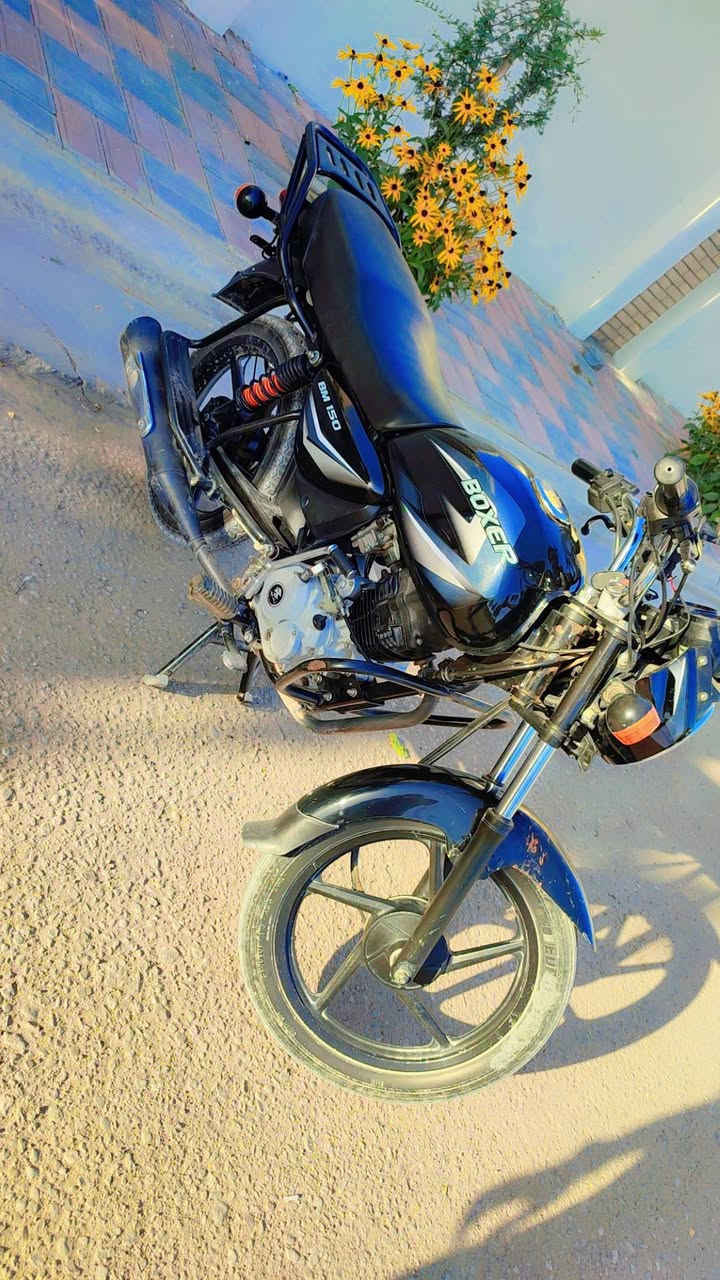 بوكسر موديل 21 رقم وسنويه  نكليزي كربله بسمي
دراجه ناشفه بعمنه الكلمه
مفتوحه مره وحدده غراض كله اصلي 
***********
