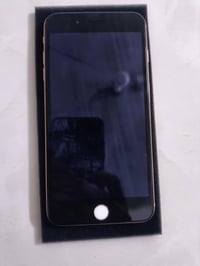 ايفون 8 بلس • 64 • بصمه معطلة