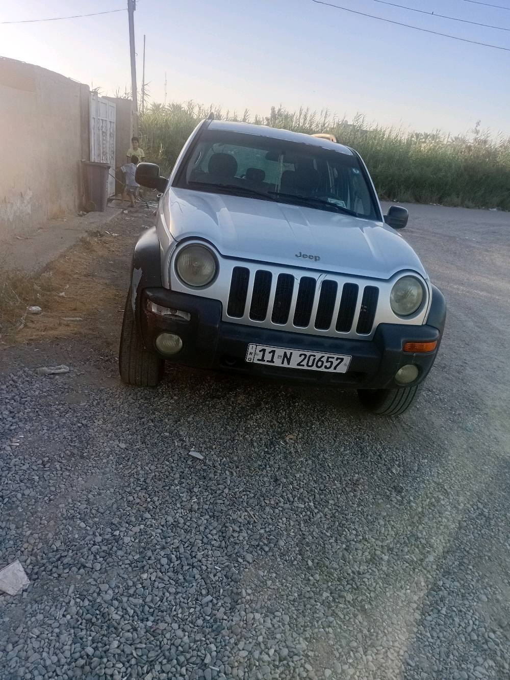 سيارة جيب شيروكي
موديل ٢٠٠٣ اوتو
لون رصاصي بلاد بيها تلحيضات
٦سلندر محرك ٣٧٠٠
تخم تاير  جام كهرباء
باسمي مكانها ديالى
السعر ٧٨ وبيها مجال