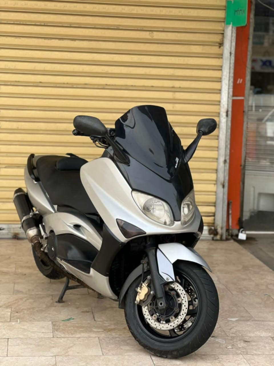 سلام عليكم شباب تي ماكس للبيع موديل ٨دراجه حلوه ومرتبه بيهة نضام ABs بيهة صالنصه رياضي مال ١١ شلعه ومعدل رقم لهاتف ***********
