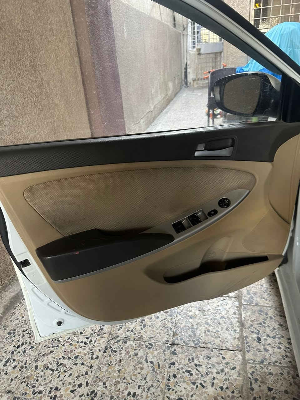 اكسنت موديل ٢٠١٣ خليجي 
اللون ابيض
ماشية ١١٤٨٠٠
للاستفسار على الرقم
***********
