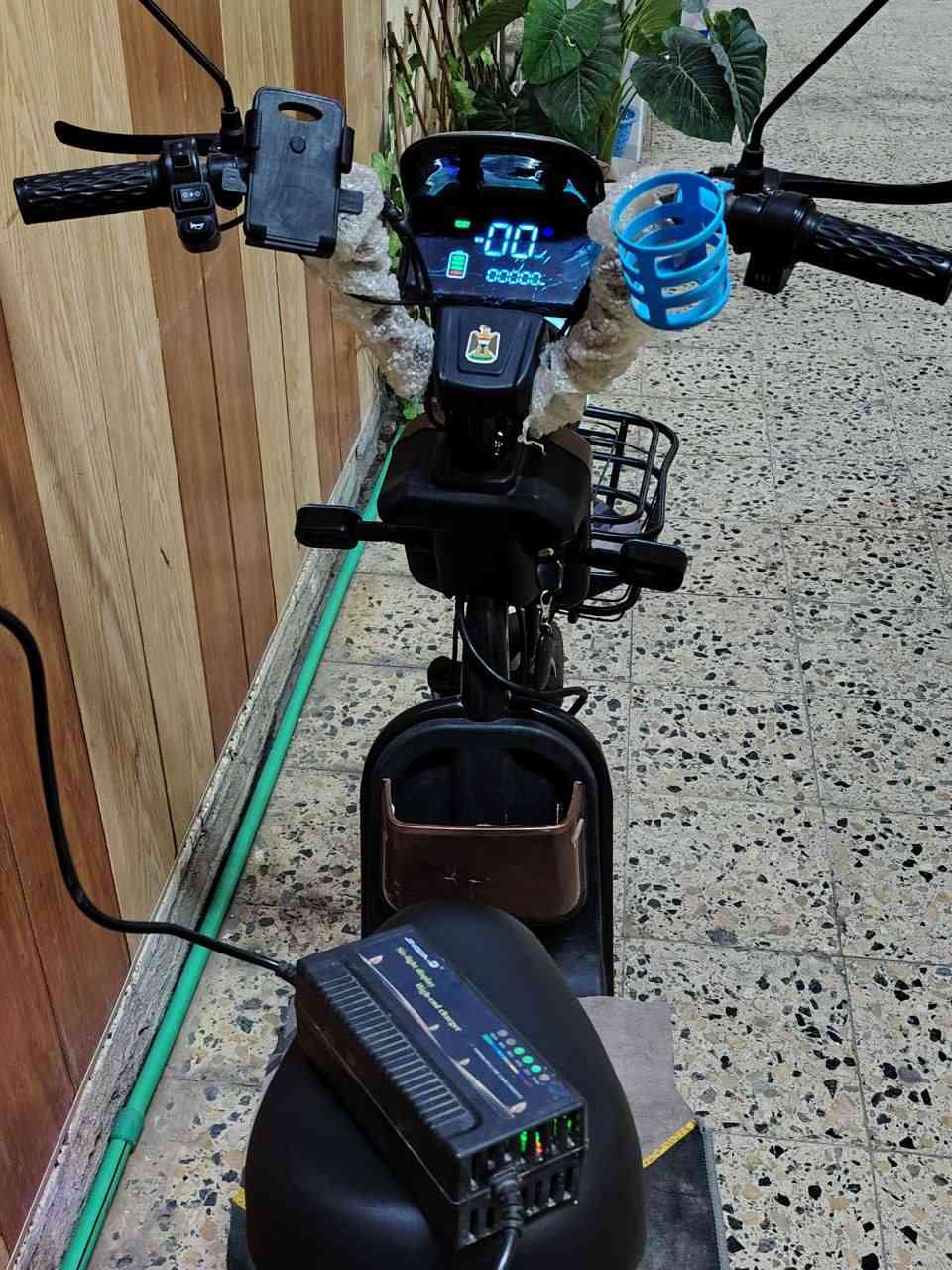 سلام عليكم شباب دراجه شحن لبيع  اشاير ونشرات ثلاث نمر النمره1تمشي40النمره2تمشي50النمره3تمشي60دراجه جديده ونظيفه يشهد الله عليه ثنين وتلاثين امبير حجم الملف 15000السعر525وبيه مجال بسيط حك الحيه


**إذا كنت صاحب هذا الإعلان وتريد حذفه لأي سبب، رجاءا أرسل رسالة إلى الدعم الفني**