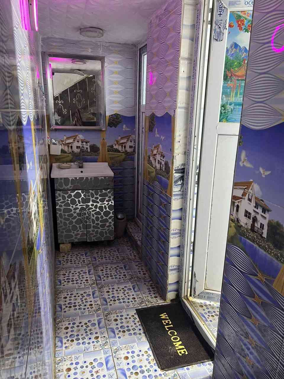 يباع بنظام القسط
دارطابقين للبيع مساحه ٢٠٠متر الموقع حي الشهداء قريب ع حسينيه الحاج سعدون الهمود واجهه ١٠والنزال ٢٠م يحتوي الدار على ٤غرف نوم وصالتين واستقبال ومجمع صحيات الدار بناء نظيف لكن يحتاج لترميم بسيط واجهه وباب خارجي تبديل فقط. الدار طابو سند ٢٥ تحويل مباشر بأسم المشتري سعر الدار ٨٠ مليون  تدفع مقدمه ٤٠مليون والباقي دفعات شهريه كل شهر ٥٠٠الف كحد ادنى. ***********
