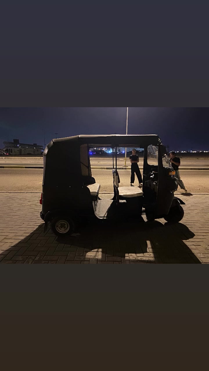 تكتك موديل 20 مصبوغ صبغ عام يعني تكتك نضيفه وهستوني رتبتها سعر تكتك 6مليون وبيها مجال رقم الهاتف ***********
