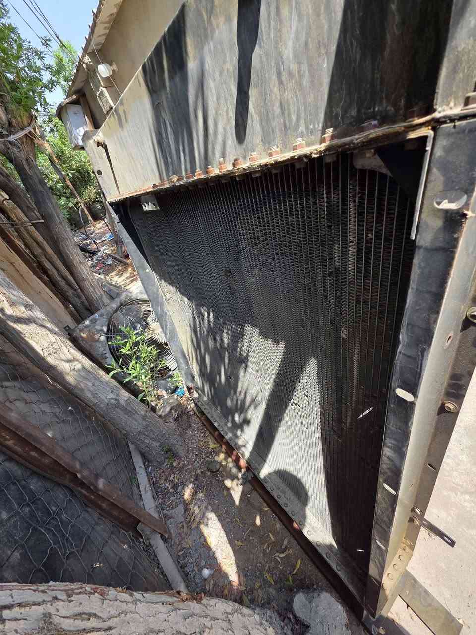 سلام عليكم راديتر نضيفه تشيش جديد جاهزه قياسها 120×160 + كلر جديد ما مشتغل حجم جبير قياسه 85×105
سعرها ب600 الف وبيها مجال 
مكاني نجف عسكري مدارس 
***********
