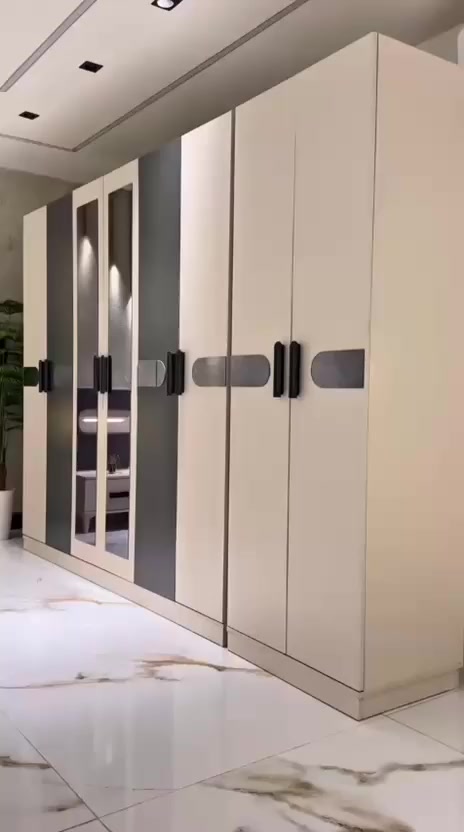 *موديل           دوناي           الجديد*
سعر 900, الف موجود توصيل كافي المحافظات نقل والشد حجز على الخاص
7 قطع           كنتور  مع الملحق *3* متر
🎁 السرير مخزن    أو     ثابت     🪡🪡
*على كيف زبونك     تريده ثابت تريده مخزن*
☄️ إناره بالكومديات 
☄️ شغل ممتاز 
🌺 الميز تواليت ضخم 
🥇🥇 ✨✨      *المعمل الأصلي*


**إذا كنت صاحب هذا الإعلان وتريد حذفه لأي سبب، رجاءا أرسل رسالة إلى الدعم الفني**