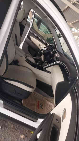 السلام عليكم اخوان توسان موديل ٢٤ خليجية فول قمارة حديد  كراسي كهرباء ومعروفة مواصفات التوسان الباقية مايحتاج اسولفهن ماشية ١٥ الف قابلة للزيادة مدوشمة ارضية وكشنات جلد... بأسم بنية السيارة كفالة عامة عدا صبغ بسيط بالدعامية الخلفية مكان السيارة الرصافة سبع ابكار مجمع الأوقاف قرب معارض الكريعات ..السعر ٣٣ مليون عراقي بيها مجال بسيط للشراي للأستفسار *********** اخواني ملاحظة اني مكلف بالنشر
